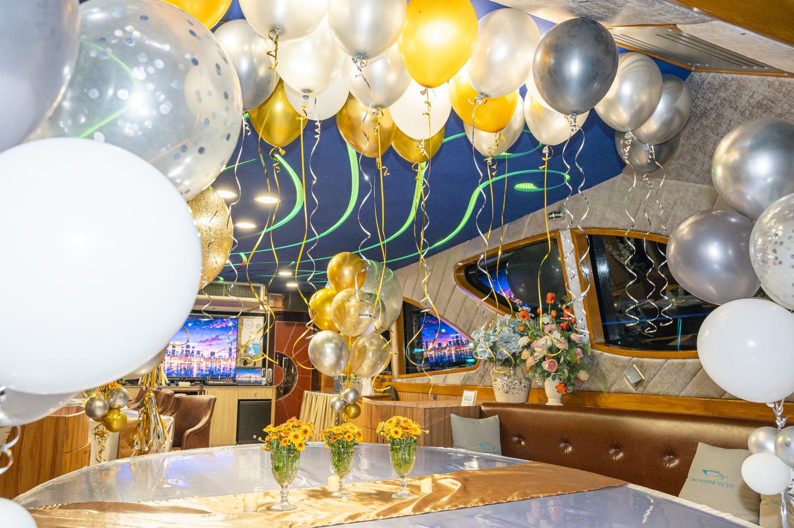 Birthday celebration with balloons inside DAOMARINE YACHT